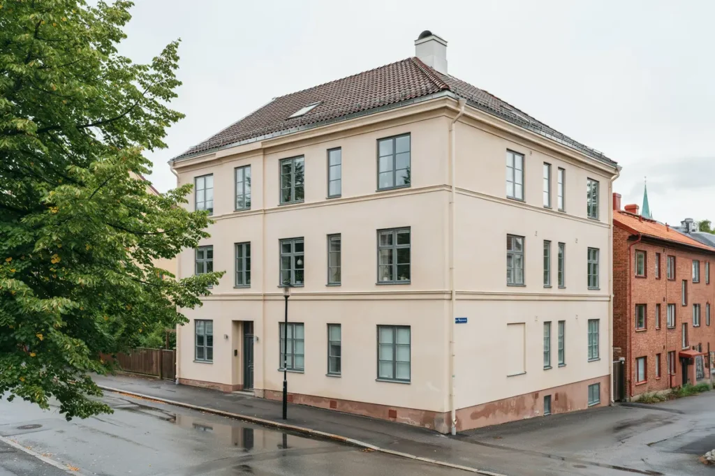 tilll ggsisolering och ny putsfasad p flerbostadshus i sundbyberg